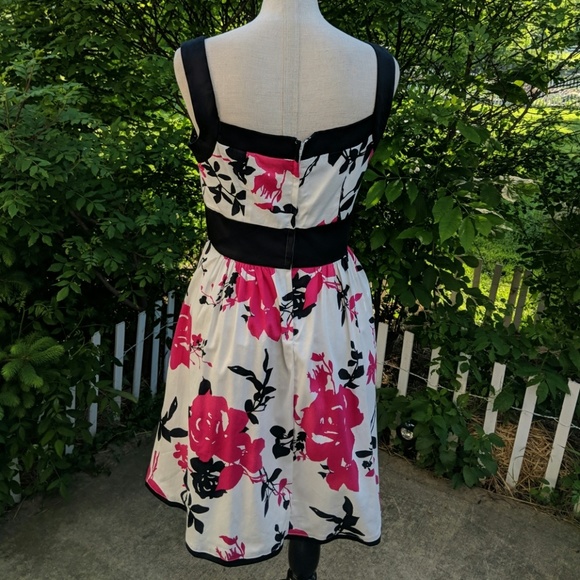 Aline fitted waist cotton floral bold tea dress 10 - Picture 8 of 8